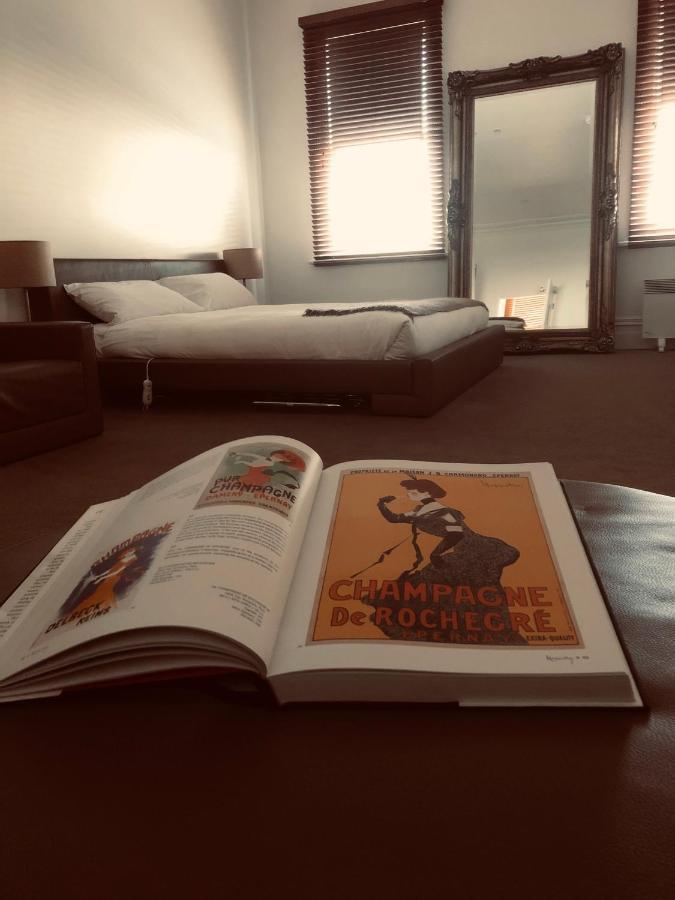 Ikon Hotel Берни Экстерьер фото