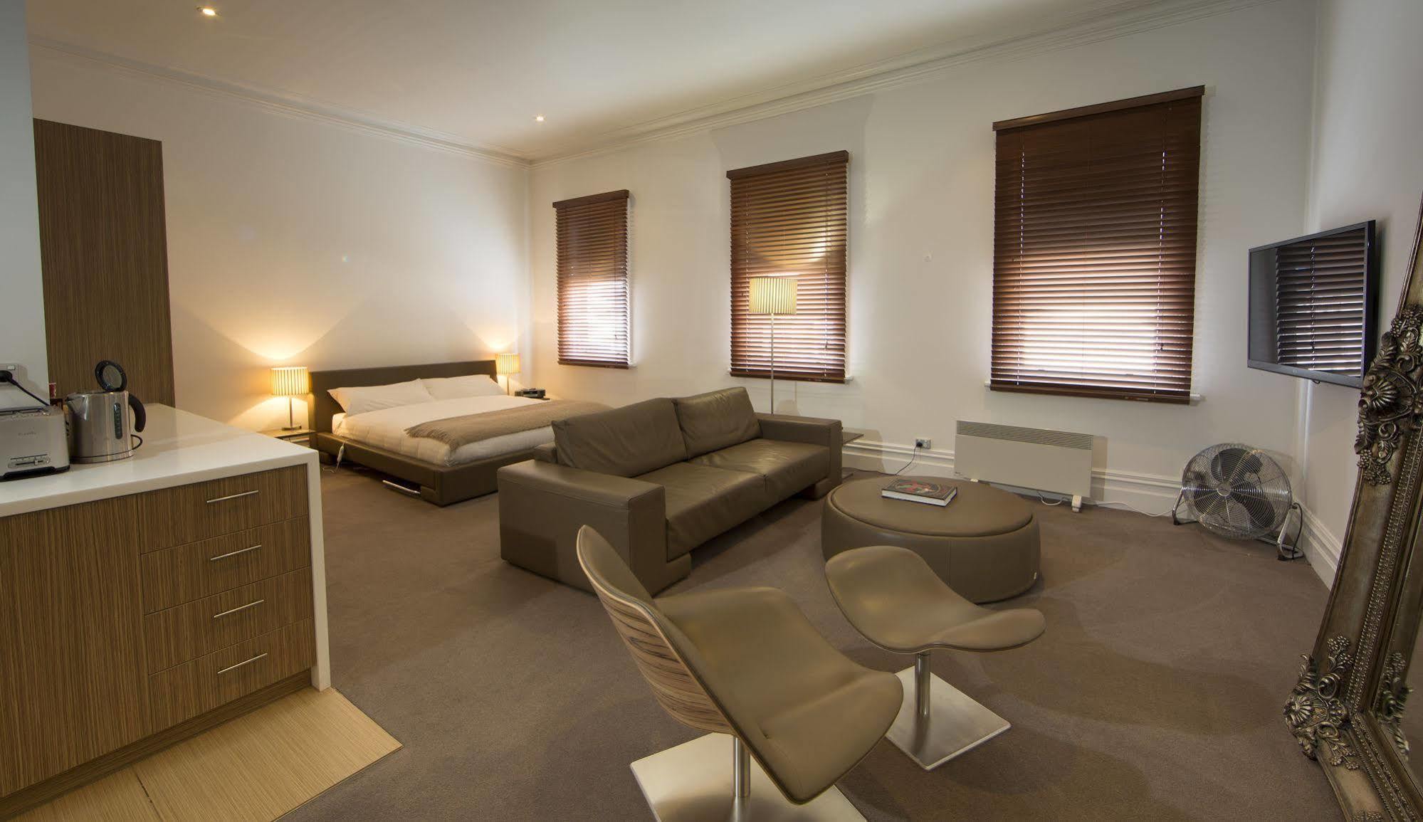 Ikon Hotel Берни Экстерьер фото